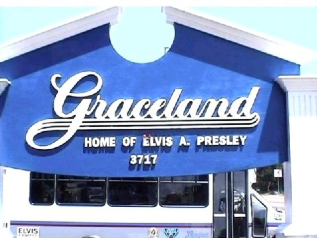 01 Welcome to Graceland